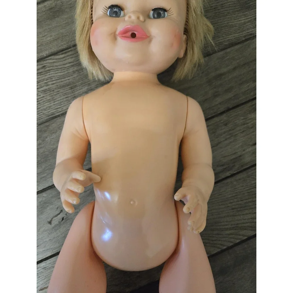 Vintage 1968 Deluxe Topper Toys Baby Party Doll 18